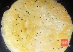 芝麻鸡蛋饼的做法图解6