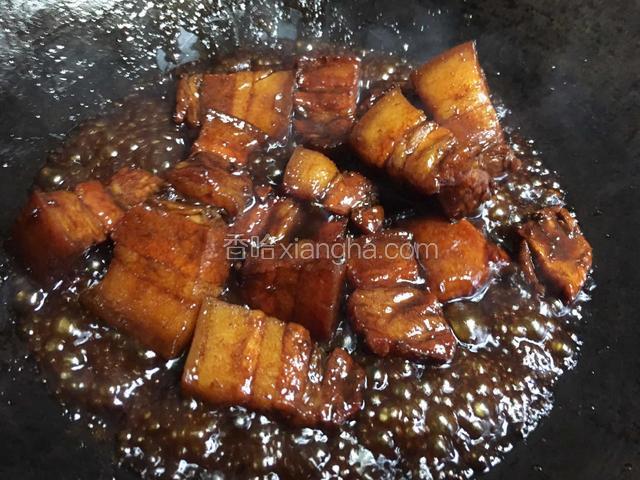 烧至完全入味后转大火收汁；