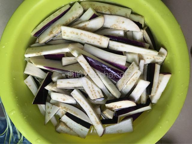 放在水中泡10分钟