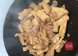 红烧肉焖腐竹的做法图解5