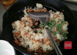 鸡肉丁炒大米饭的做法图解3