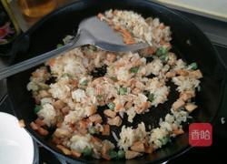 鸡肉丁炒大米饭的做法图解4