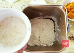夹馅毛毛虫面包的做法图解4