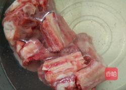 黄瓜炖排骨的做法图解1