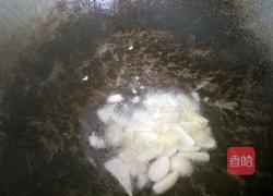 豌豆玉米配鸡丁的做法图解3