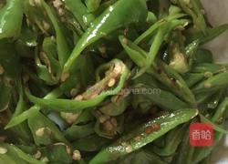 尖椒炒腊香肠的做法图解4