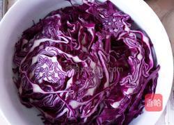 凉拌紫甘蓝的做法图解3