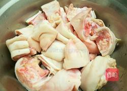 蒜香豬蹄的做法圖解1