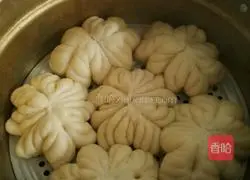 Illustration of how to make chrysanthemum rolls 12