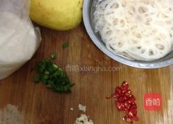 凉拌酸辣藕片的做法图解2