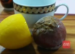 柠檬百香果水的做法图解1