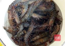 白灼基围虾的做法图解1