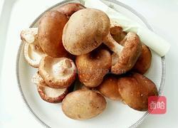 葱油鲜香菇的做法图解1