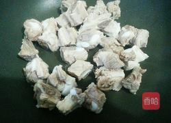 平菇排骨汤的做法图解3