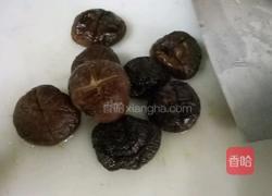 猪骨香菇粉丝汤的做法图解5