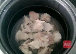 白萝卜玉米排骨汤的做法图解5