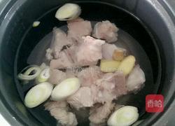 白萝卜玉米排骨汤的做法图解6