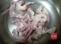 油煸猪粉肠的做法图解1