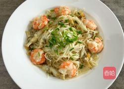 粤式海鲜面的做法图解10