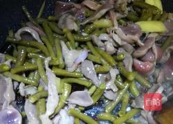 酸豆角炒鸡胗的做法图解4