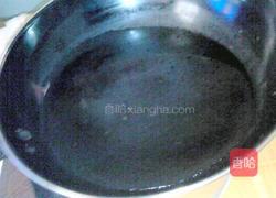 老干妈红油面条的做法图解1