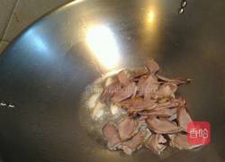 卤猪舌炒韭花的做法图解3
