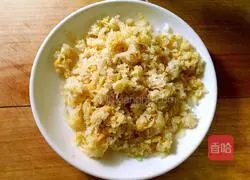 Illustration of how to make lace dumplings (sauerkraut and fresh meat filling) 4