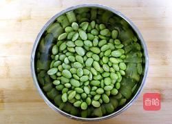 青豆炒腊肉的做法图解2