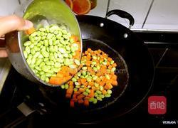 青豆炒腊肉的做法图解4