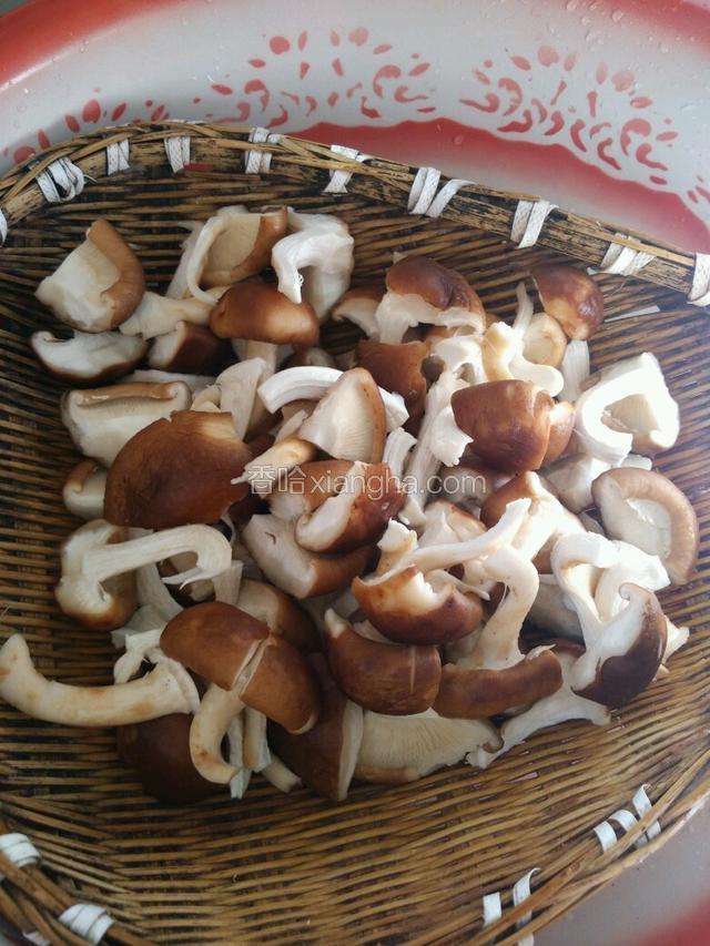 再次清洗干净，掰成自己想要的大小块