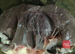 猪心炒辣椒的做法图解2