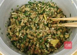 韭菜鸡蛋香菇素包子的做法图解4