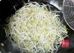 凉拌黄瓜豆芽胡萝卜的做法图解1