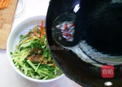 凉拌黄瓜豆芽胡萝卜的做法图解7