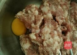 猪肉卷心菜馅饼的做法图解4