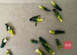 Illustration of how to make red dates, white fungus and lotus seed soup 3