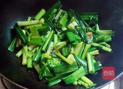 蒜苗焖猪头肉的做法图解5