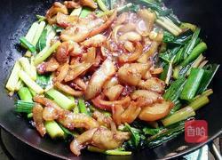 蒜苗焖猪头肉的做法图解6