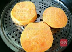 蜜汁枸杞红薯的做法图解1