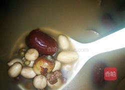 美容甜汤的做法图解1