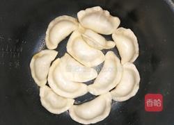 电饭锅煎饺的做法图解5