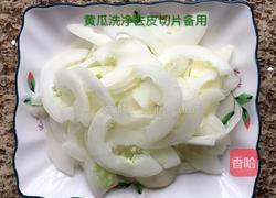 【老黄瓜拌粉丝】的做法图解2