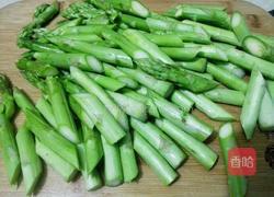 芦笋炒虾仁的做法图解4