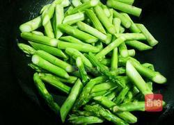 芦笋炒虾仁的做法图解7