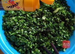 菜馍(韭菜鸡蛋盒子)的做法图解2