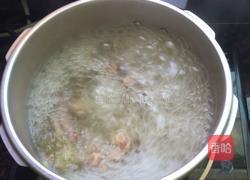 老鸽子桂圆滋补新米粥的做法图解4