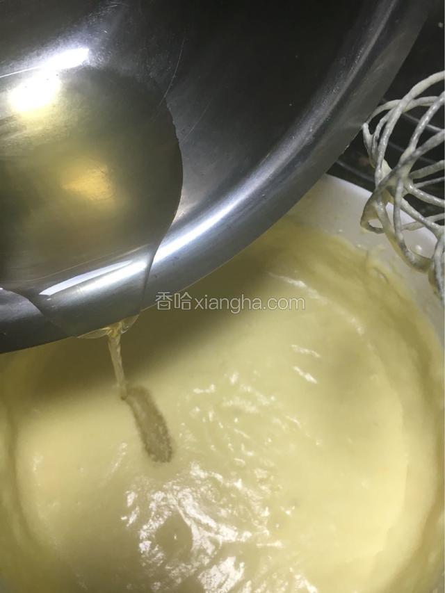 把隔化的吉利丁片倒入6步骤中再次拌匀