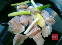 红烧肉炖土豆的做法图解5