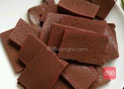 蒜苗猪血的做法图解1