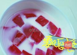 火龙果白凉粉果冻牛奶的做法图解1
